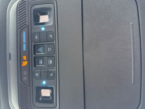 Used 2025 Ford Explorer Platinum w/ Ultimate Package image 31