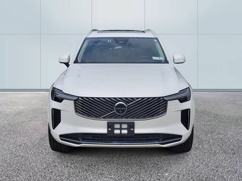 Certified 2025 Volvo XC90 B5 Plus AWD/4WD image 2