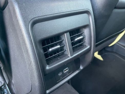 Used 2025 Cadillac XT4 Premium Luxury image 28