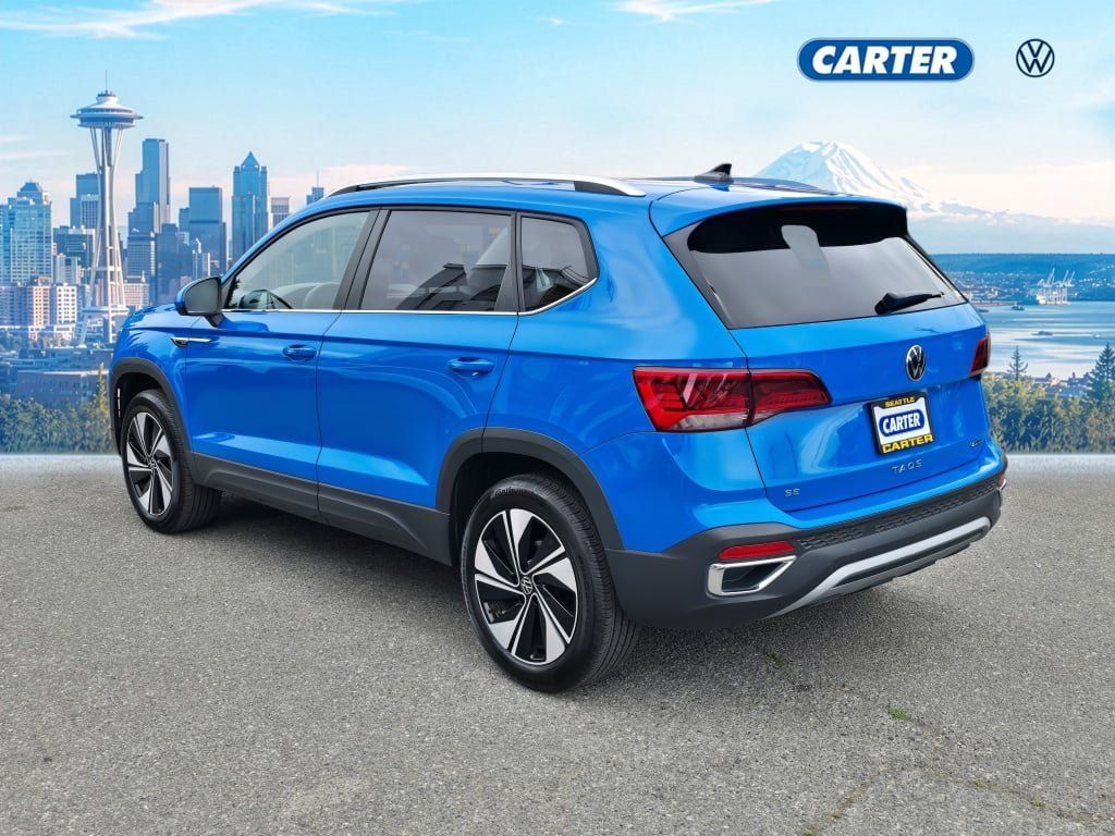 Used 2024 Volkswagen Taos SE w/ Panoramic Sunroof Package AWD/4WD image 5