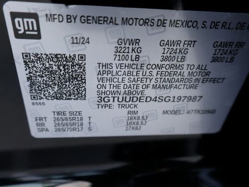 Used 2025 GMC Sierra 1500 SLT image 39