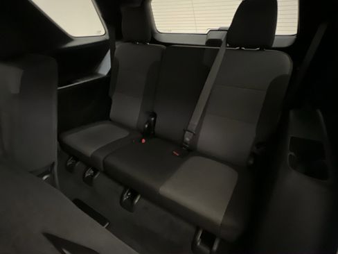 Used 2022 Chevrolet Traverse LT image 23