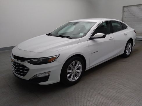 Used 2019 Chevrolet Malibu LT FWD image 2