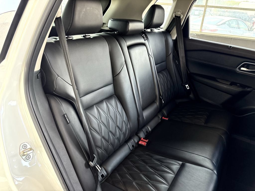 Used 2023 Nissan Rogue Platinum w/ Platinum Premium Package FWD image 26