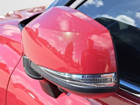 Used 2025 Toyota Highlander Limited image 4