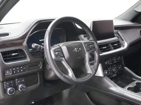 Used 2022 Chevrolet Suburban Z71 w/ Luxury Package AWD/4WD image 9