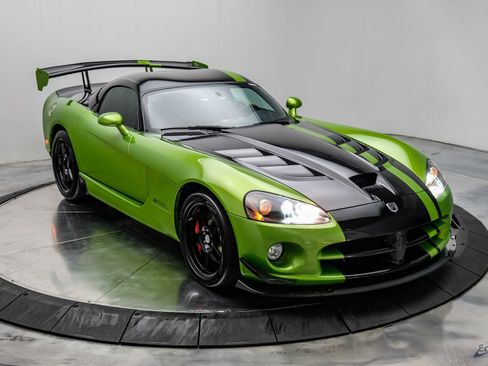 Used 2010 Dodge Viper ACR RWD image 30