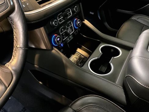 Used 2022 Chevrolet Tahoe High Country image 16