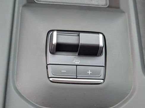 Certified 2024 GMC Sierra 2500 Denali Ultimate AWD/4WD image 18