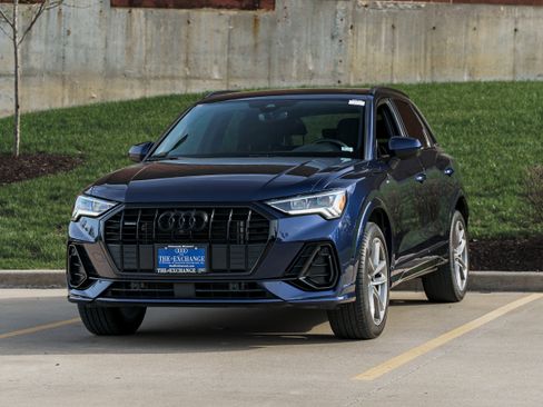 Used 2023 Audi Q3 2.0T Premium Plus w/ Premium Plus Package AWD/4WD image 7