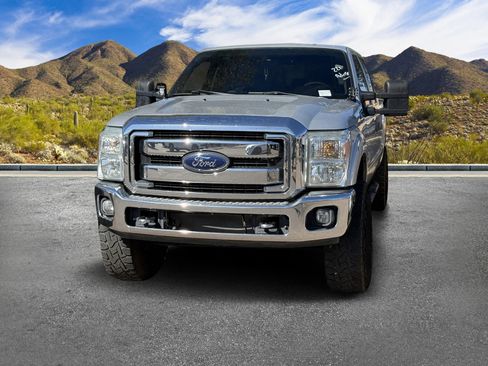 Used 2015 Ford F250 XLT w/ XLT Premium Package image 2