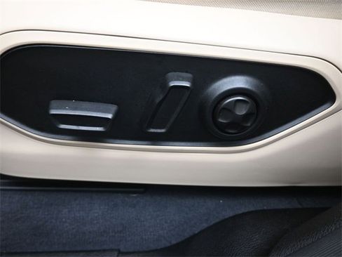 Used 2023 Jeep Grand Cherokee L Limited w/ Luxury Tech Group II image 31