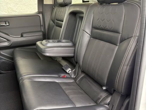 Used 2024 Nissan Frontier SL image 24