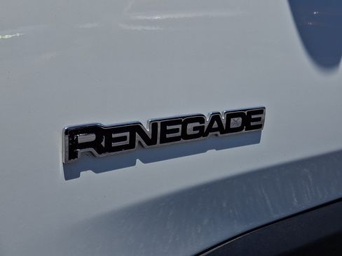 Used 2023 Jeep Renegade Latitude AWD/4WD image 29