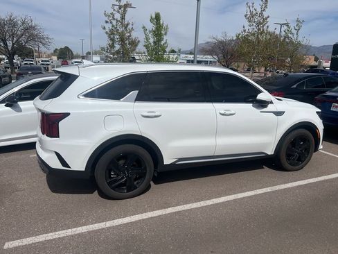 Used 2022 Kia Sorento SX image 9