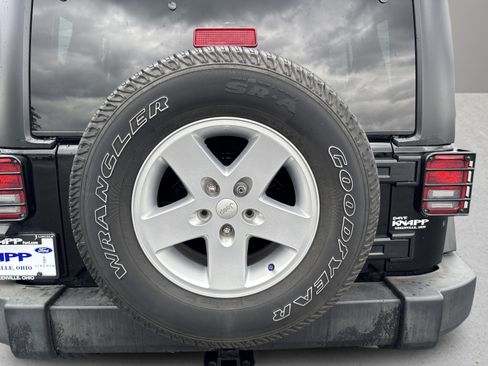 Used 2017 Jeep Wrangler Unlimited Sport w/ Quick Order Package 24S AWD/4WD image 28