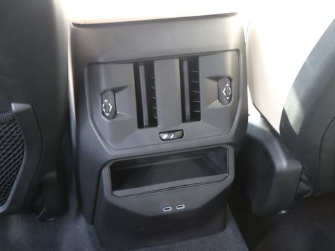 Used 2025 BMW X3 xDrive30 w/ Convenience Package AWD/4WD image 31