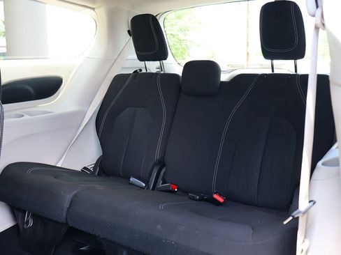 Used 2023 Chrysler Voyager LX FWD image 31