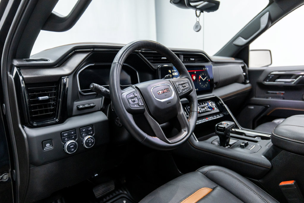 Used 2024 GMC Sierra 1500 AT4 w/ Technology Package AWD/4WD image 34