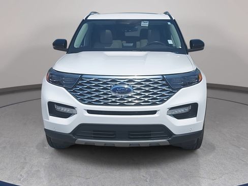 Used 2022 Ford Explorer Platinum w/ Equipment Group 601A AWD/4WD image 2
