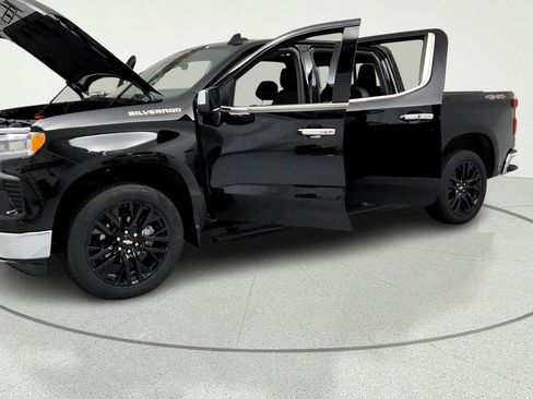 Certified 2024 Chevrolet Silverado 1500 LTZ w/ LTZ Premium Package AWD/4WD image 9