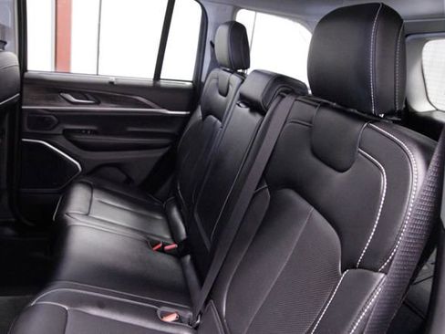 Used 2023 Jeep Grand Cherokee 30th Anniversary image 17