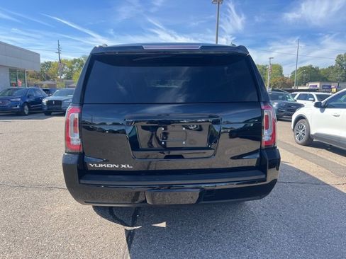 Used 2019 GMC Yukon XL SLE w/ SLE Value Package image 5