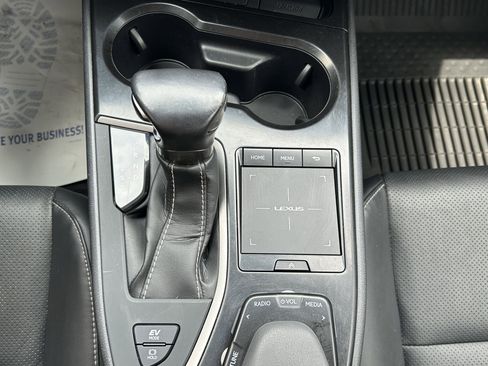 Used 2019 Lexus UX 250h w/ Premium Package AWD/4WD image 26