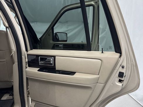 Used 2017 Lincoln Navigator Select image 37