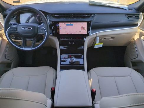 New 2026 Jeep Grand Cherokee Limited w/ Limited Altitude Package AWD/4WD image 15