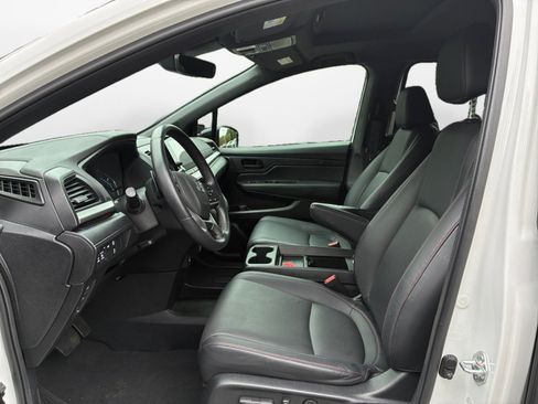 Used 2024 Honda Odyssey Sport image 11