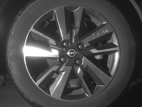 Used 2025 Nissan Versa SV image 13