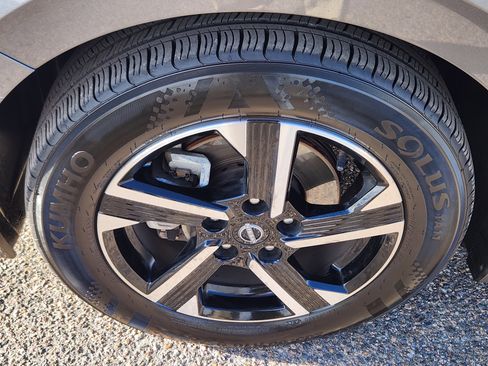 Used 2024 Nissan Sentra SV image 7