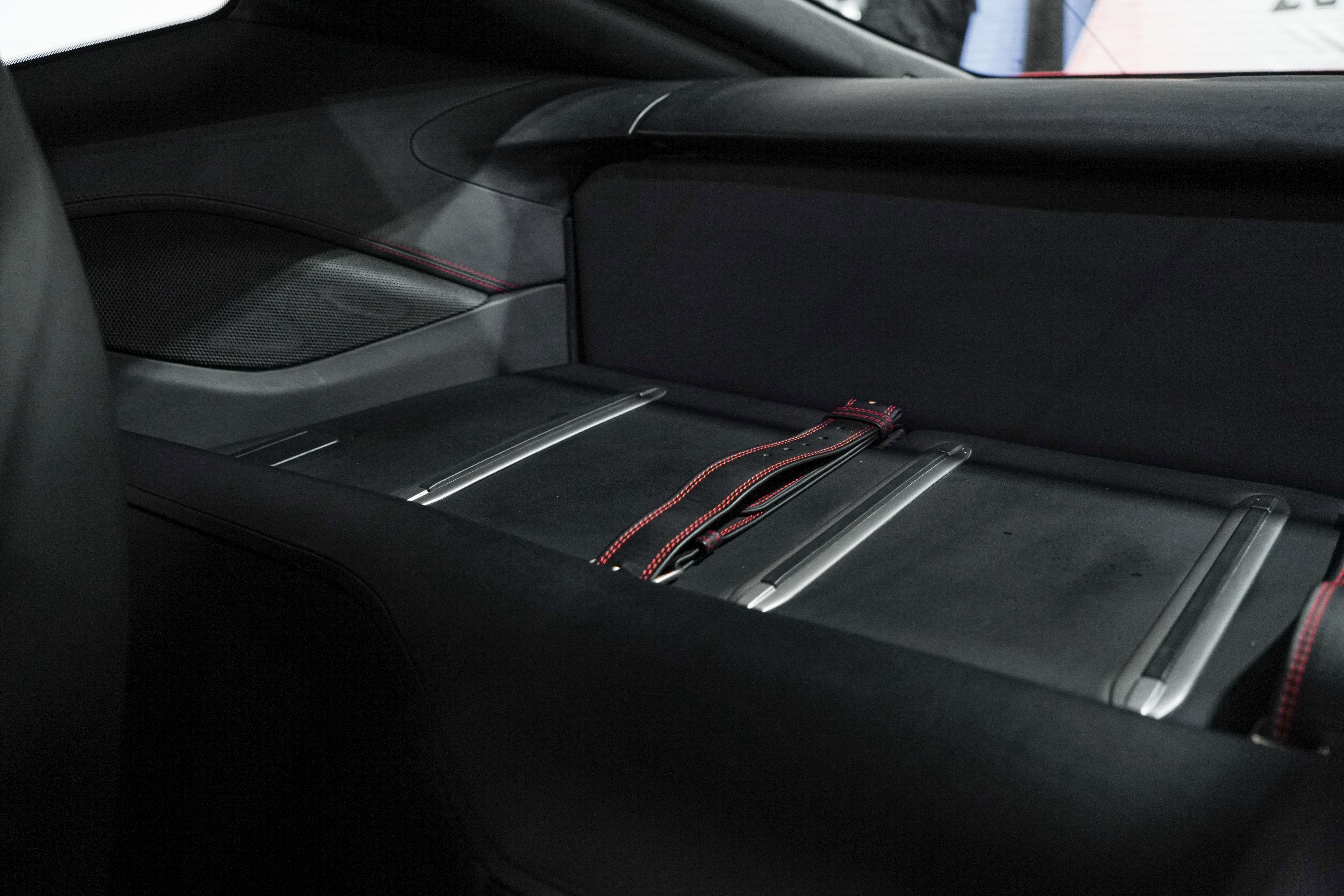 Used 2015 Ferrari F12 Berlinetta RWD image 18