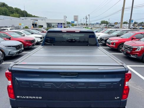 Used 2022 Chevrolet Silverado 1500 LT AWD/4WD image 23