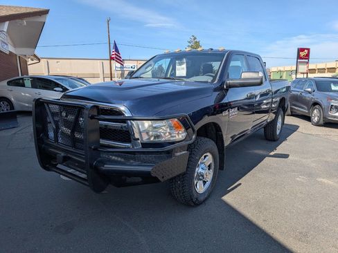 Used 2016 RAM 2500 Tradesman w/ Chrome Appearance Group AWD/4WD image 3