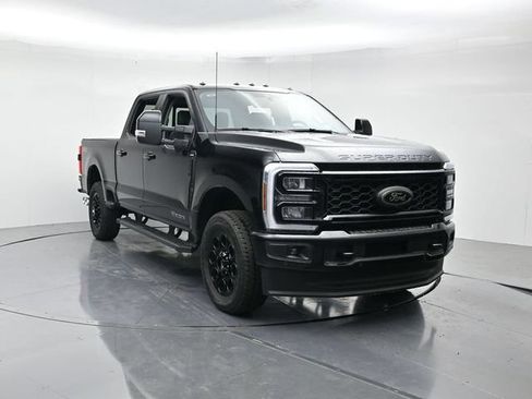 New 2026 Ford F250 Lariat w/ Black Appearance Package AWD/4WD image 5