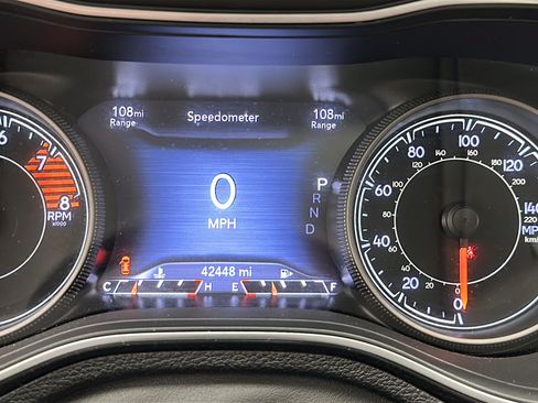Used 2019 Jeep Cherokee Trailhawk w/ Comfort/Convenience Group AWD/4WD image 17