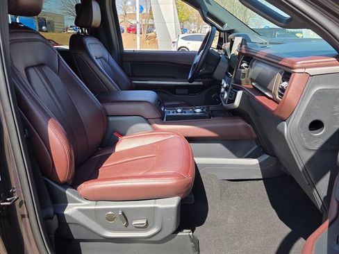Used 2024 Ford Expedition Limited AWD/4WD image 17