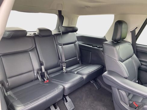 Used 2025 Ford Expedition Platinum AWD/4WD image 22