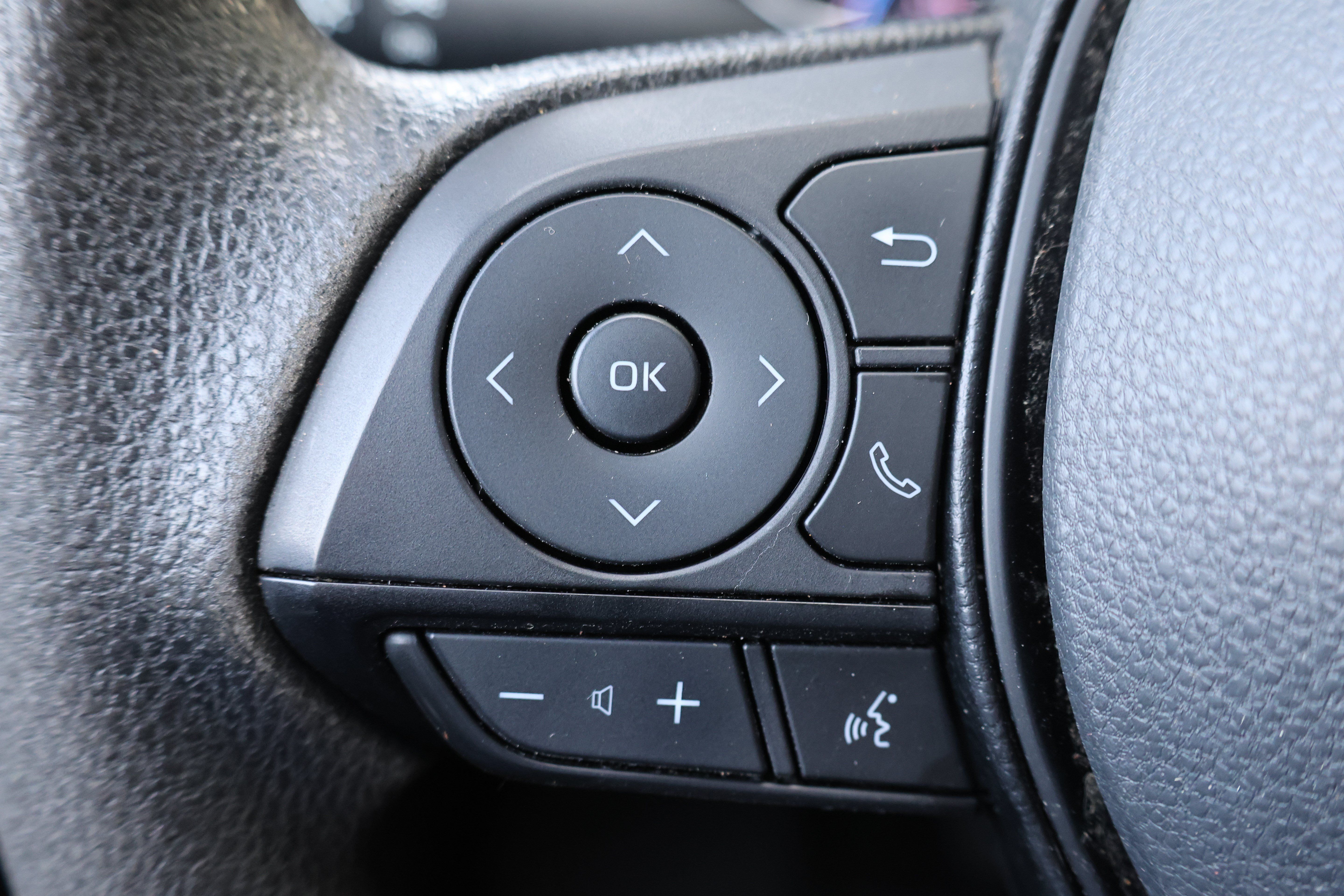 Used 2022 Toyota RAV4 LE AWD/4WD image 23