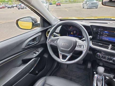 Used 2024 Chevrolet Trax ACTIV w/ Sunroof Package FWD image 14