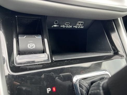 Used 2024 Subaru Legacy Limited AWD/4WD image 21