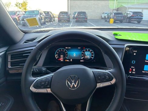 Used 2024 Volkswagen Atlas Cross Sport SE image 15