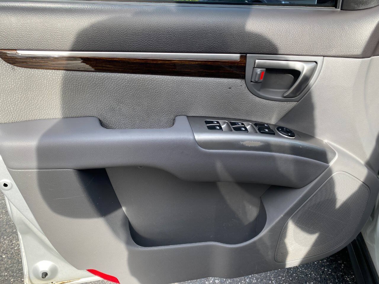 Used 2012 Hyundai Santa Fe SE AWD/4WD image 11