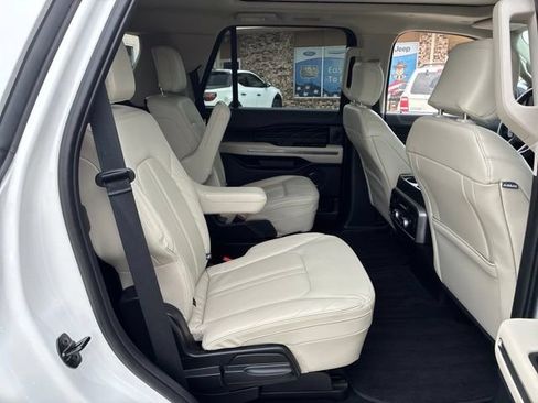 Used 2021 Ford Expedition Platinum AWD/4WD image 16