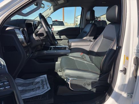 Used 2024 Ford F350 Lariat image 22