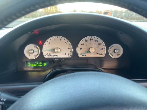 Used 2004 Ford Thunderbird Deluxe image 37