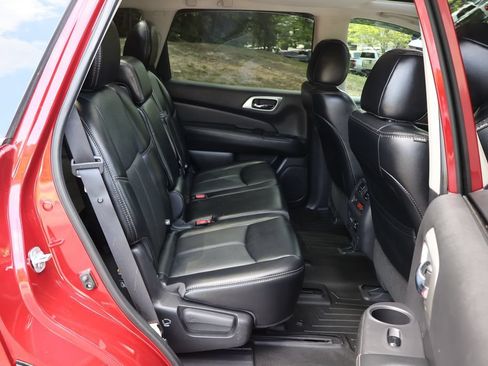 Used 2017 Nissan Pathfinder Platinum AWD/4WD image 24