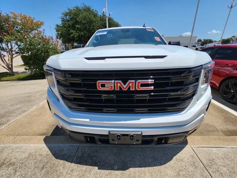 Used 2025 GMC Sierra 1500 Elevation RWD image 2